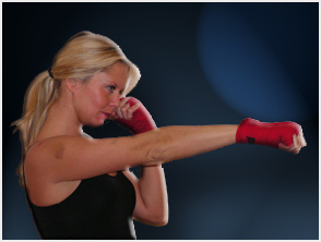 Fitness mit Kickboxen - Speziell für Berufstätige Frauen, Hausfrauen, Krankenschwester